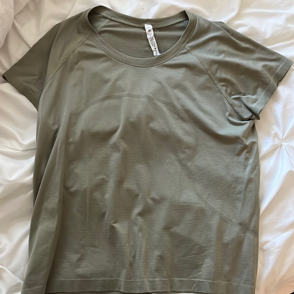 Lululemon swiftly tech short sleeve race length